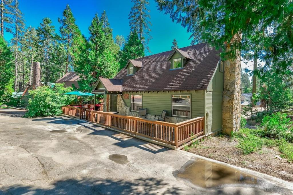 West Village House | Buckeye Bear's Den-AC-Walking Distance to town
