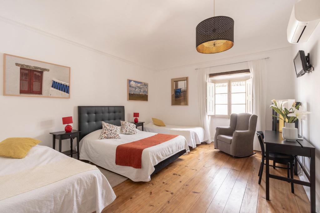 Evora Hostel | Burgos Guest House