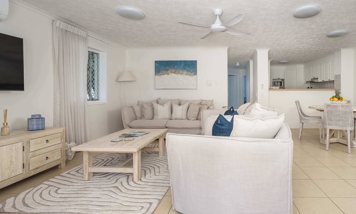 Burleigh Heads Apartment | Burleigh Heads Aptmnt Beach, Pool & Family Fun!