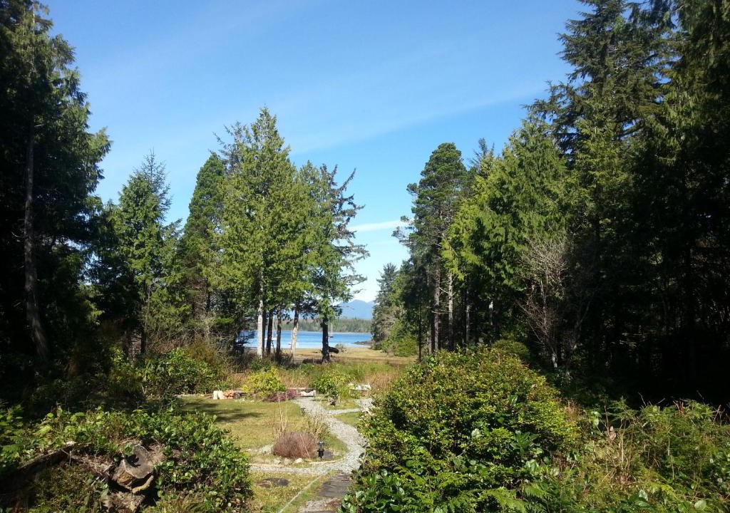 Ucluelet Hostel | C&N Backpackers - Ucluelet