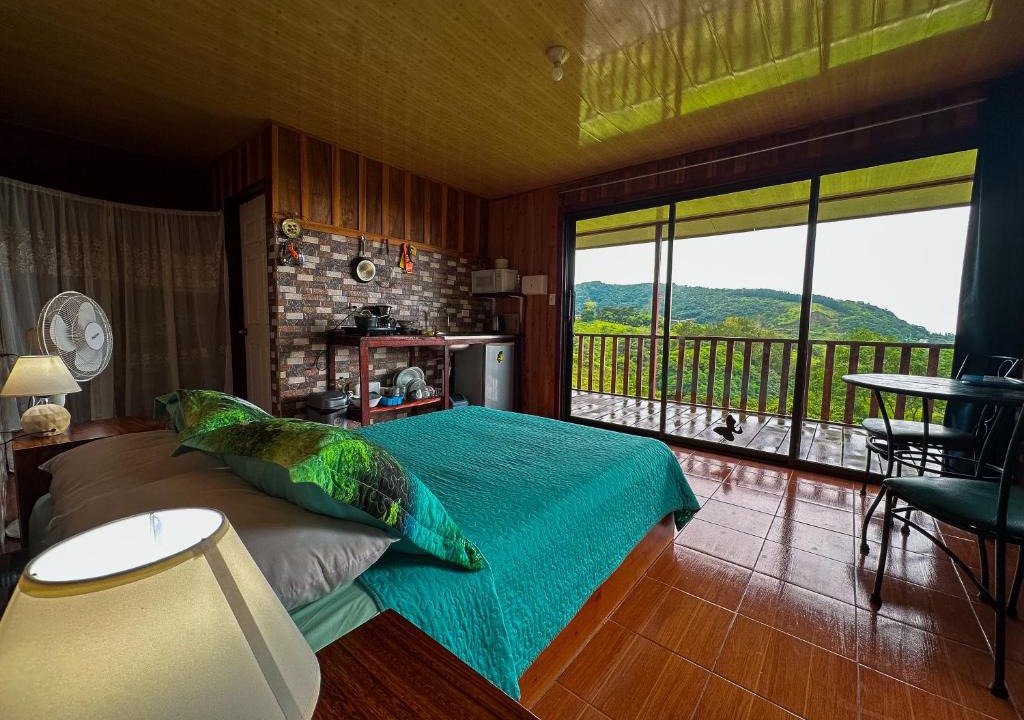 Sierra Apartment | Cabaña Paraiso Monteverde - Ocean view Farm - stay
