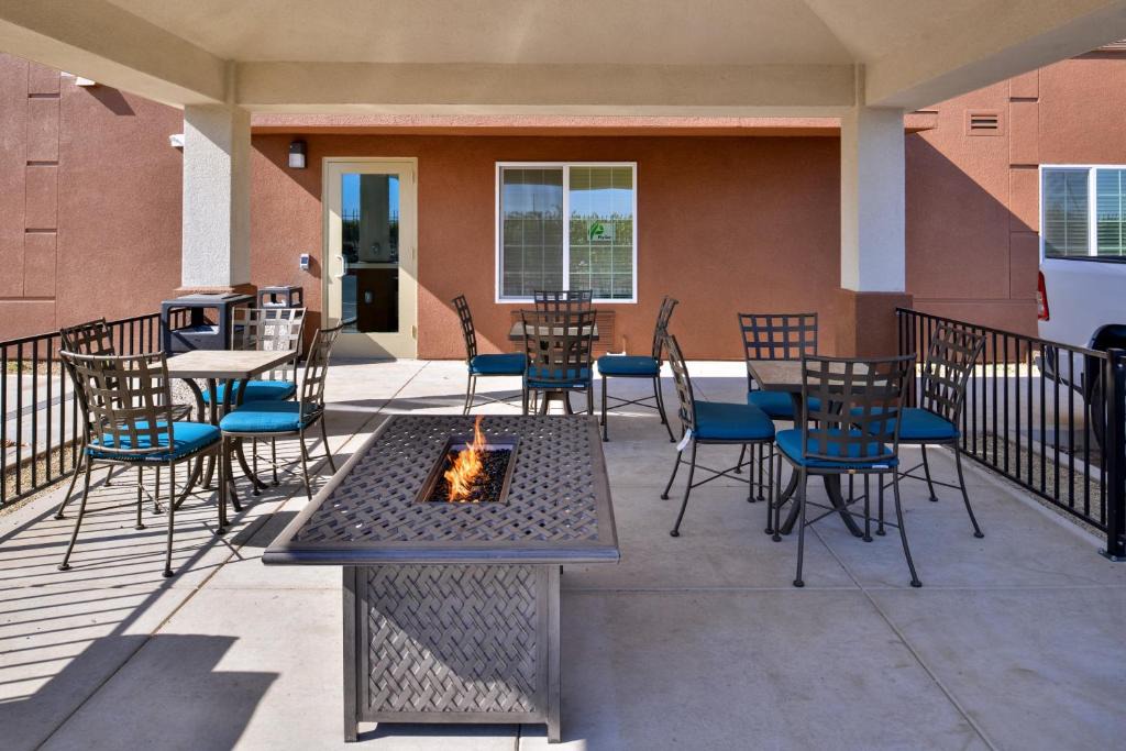 Lodi Hotel | Candlewood Suites - Lodi by IHG
