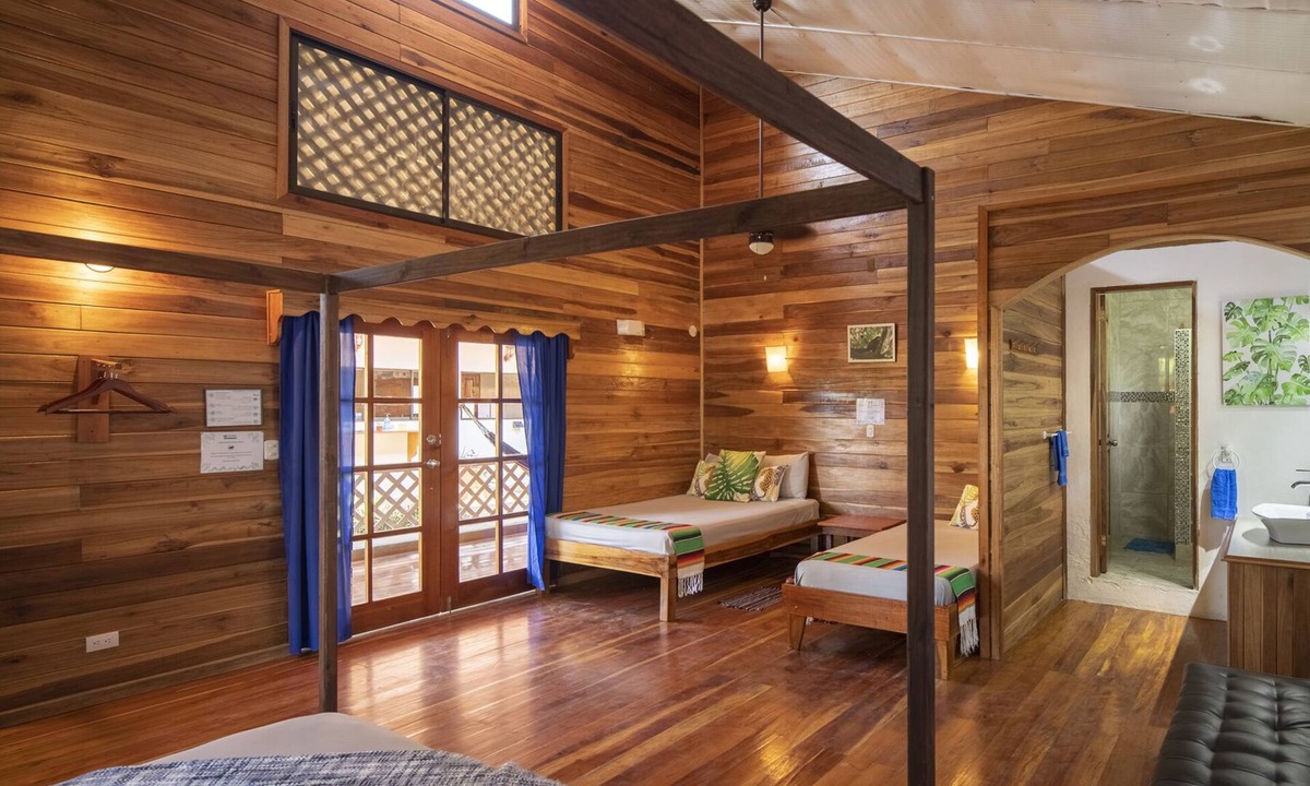 Manzanillo House | Caribbean Beach House, 3bedroom, 3 bath, A/C, pool, kitchen, 100m from the sea