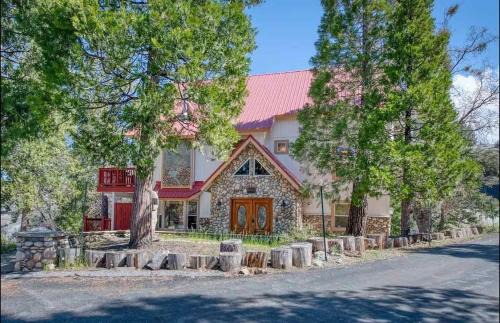 Shaver Lake House | Carriage House Villa Serene 4BR Mountain Escape