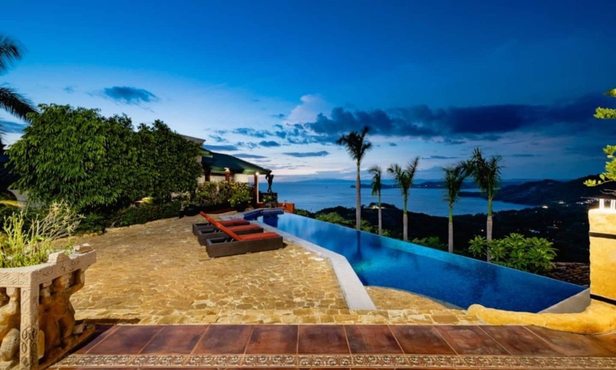 Playa Hermosa House | Casa Amarilla 4 BR Luxury Villa Infinity Pool & Papagayo Bay Views - 8 Guests