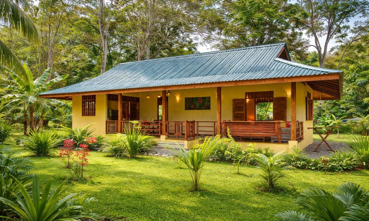 Puerto Viejo de Talamanca House | Casa Corazón - Cozy vacation home near beach & rainforest