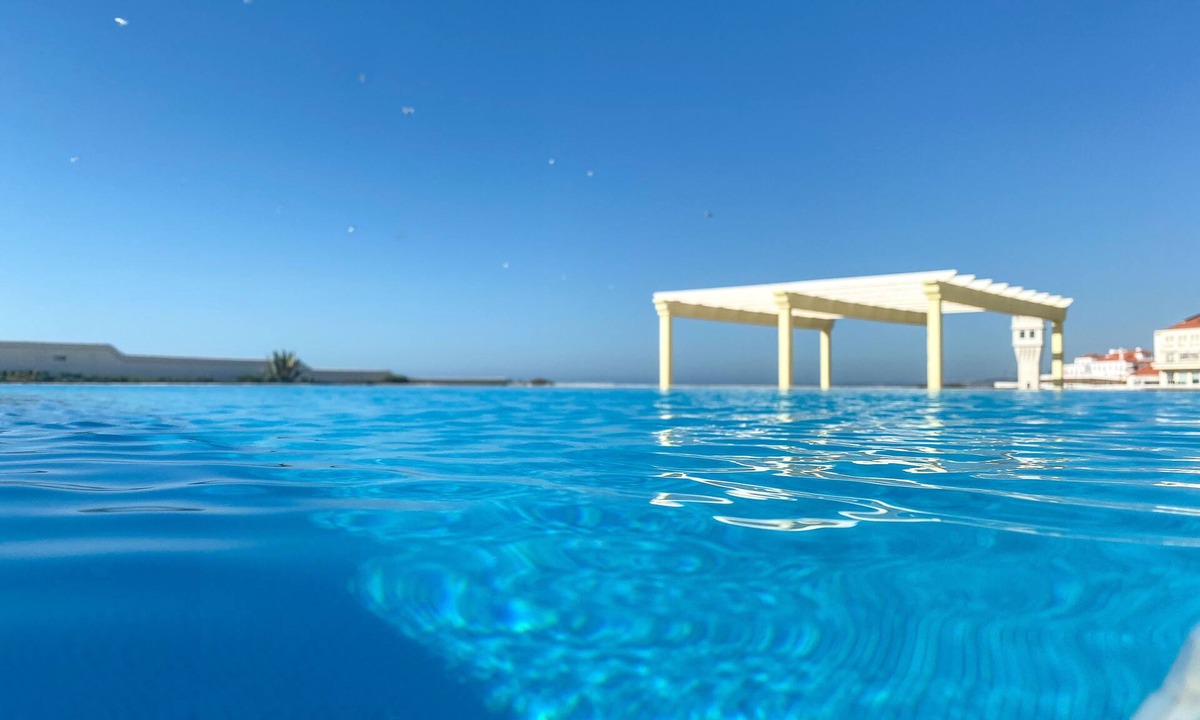 Praia de Santa Cruz House | Casa da Azenha Deluxe - W/Pool Above the Sea