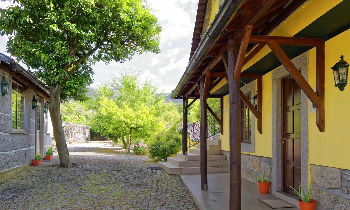 Oliveira de Frades House | Casa dos Padres: rest in the village