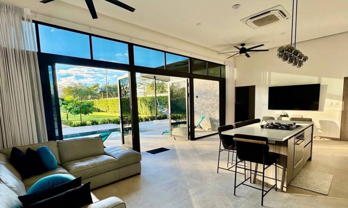 Canton Carrillo House | Casa Rouge Private Retreat in Paradise