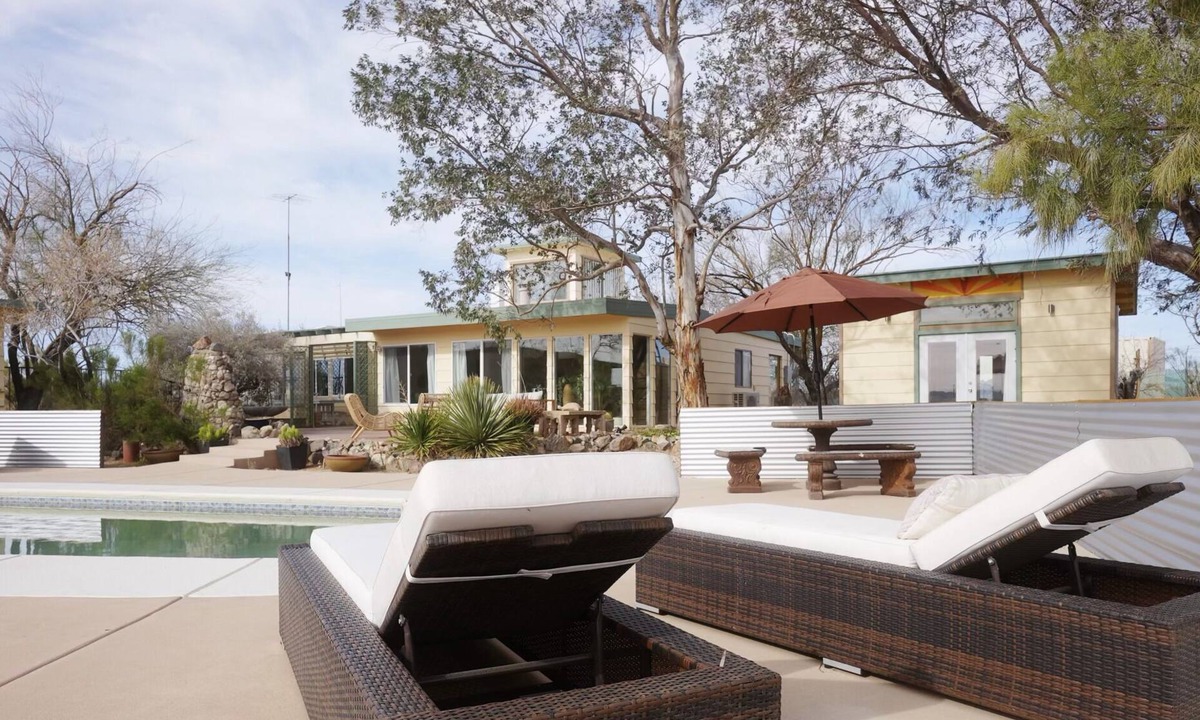 Twentynine Palms House | Casa Tierra - Secluded Oasis with Pool and Hot tub!