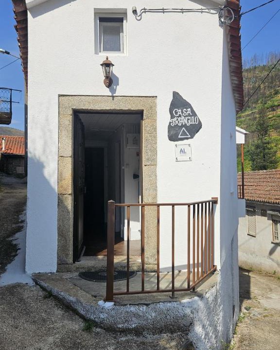 Balocas House | Casa Triângulo