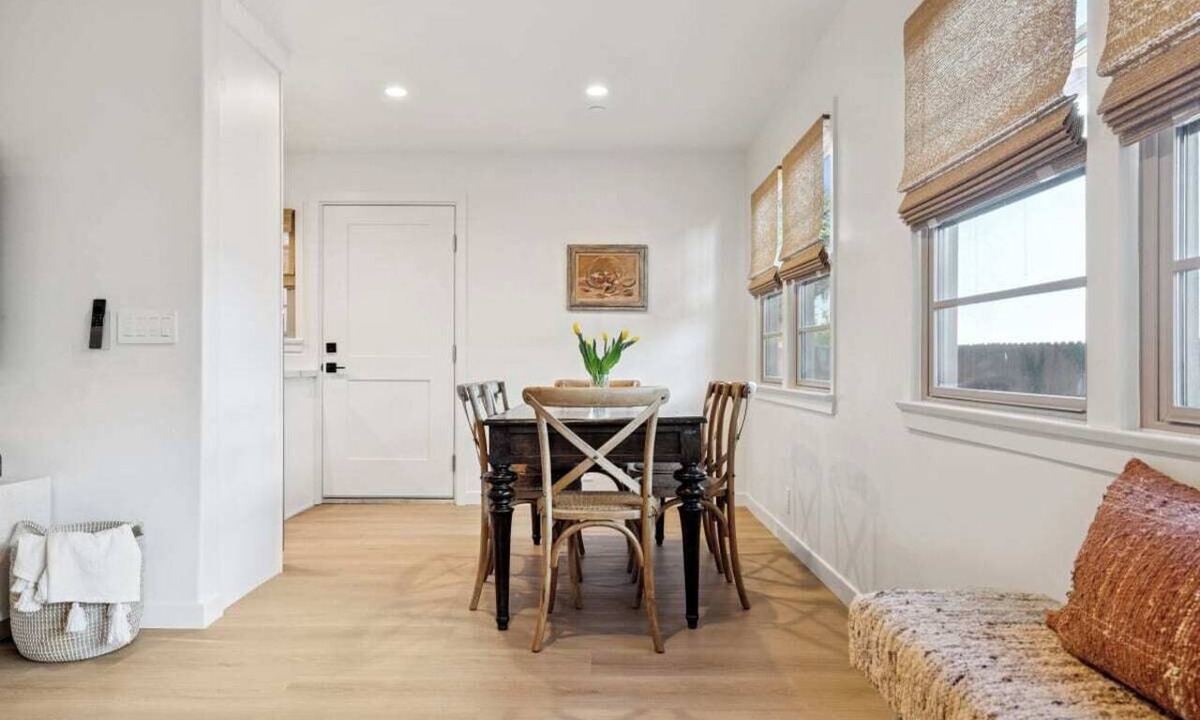 West Beach Apartment | Casa Yano Apartment 2 - Coastal Comfort