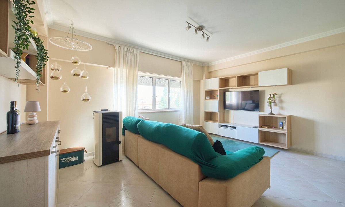 Odivelas Condo | CasaFernandes 15 | Premium Stay Metro - Lisbon