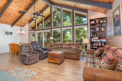 Yosemite Forks House | Cedar Mountain Lodge
