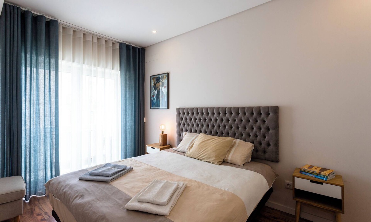 Santo Condestavel Apartment | Central and Modern Campo de Ourique Apartment