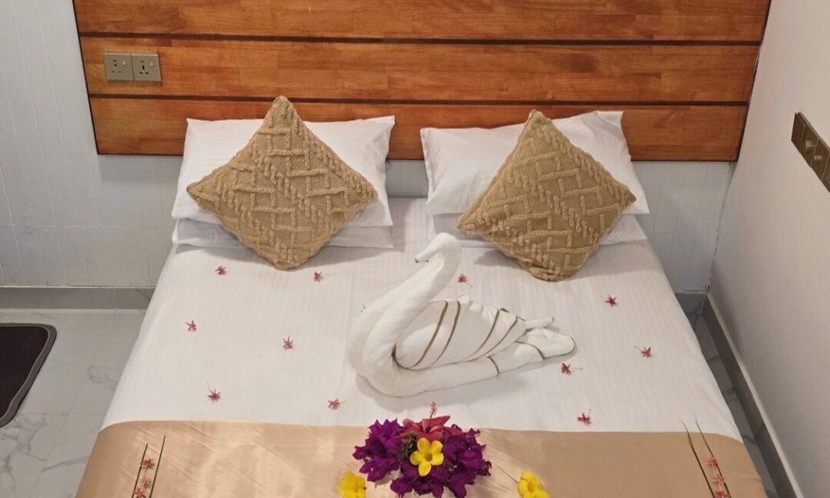 Felidhoo Bed & Breakfast | Charming 2-bedroom bed & breakfast in lovely Felidhoo with AC