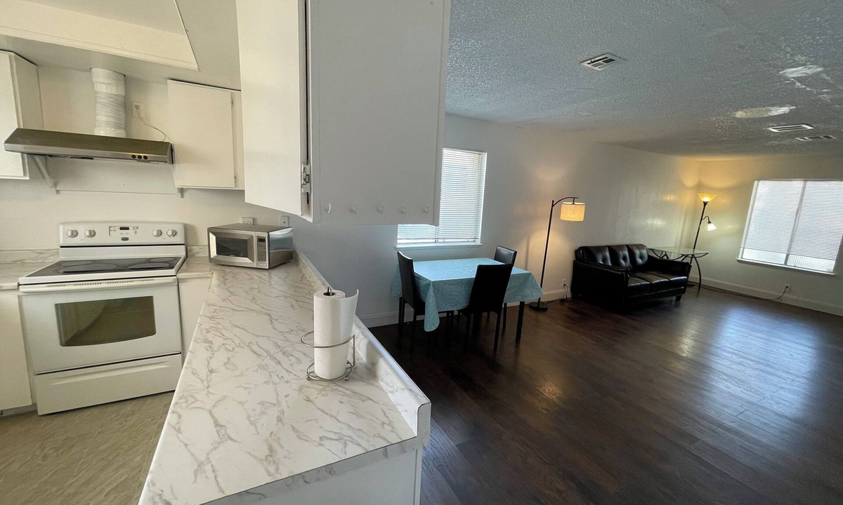 Las Vegas Condo | Charming 2-bedroom condo with WiFi, AC in wonderful Las Vegas