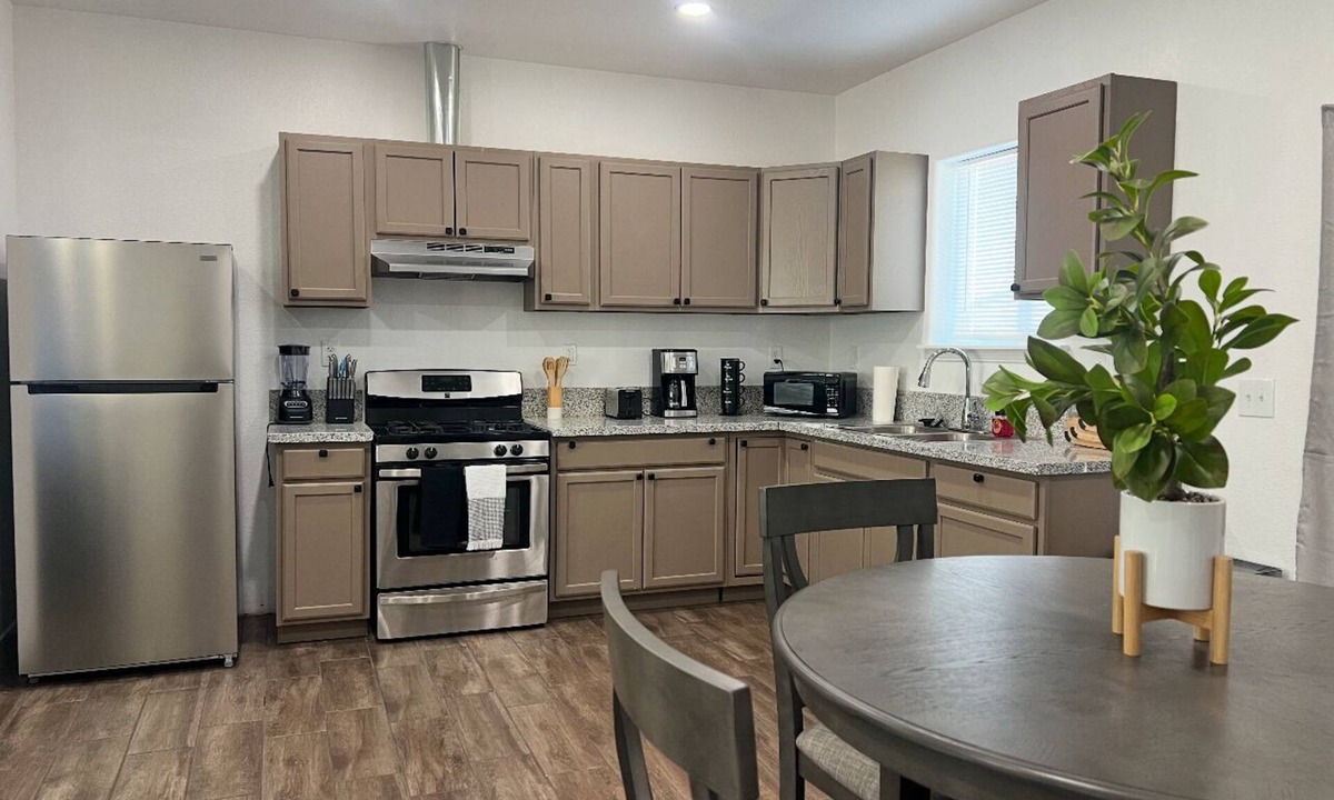 Orange Cove House | Charming 3-bedroom house in Orange Cove with AC