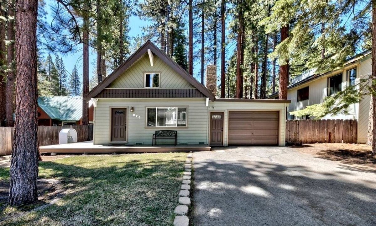 Tahoe Island Cabin | Charming Chalet with Modern Comfort and Cozy Retreat in South Lake Tahoe, California