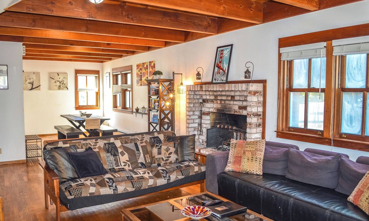 Mendocino Apartment | Charming Cottage in the heart of Mendocino Village