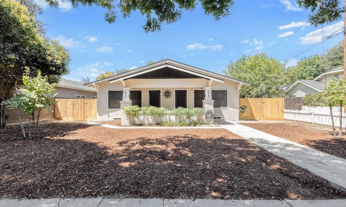 Visalia House | Charming Duplex Retreat Steps from Downtown Visalia