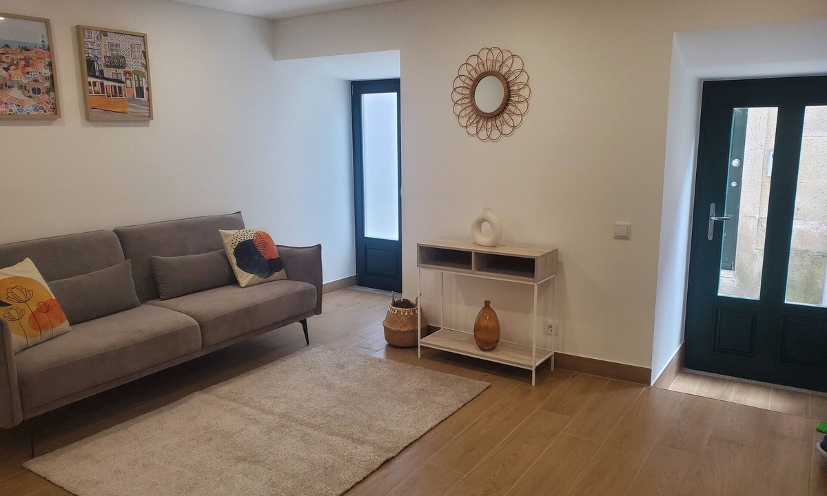 Viseu Apartment | Charming Jasmin house