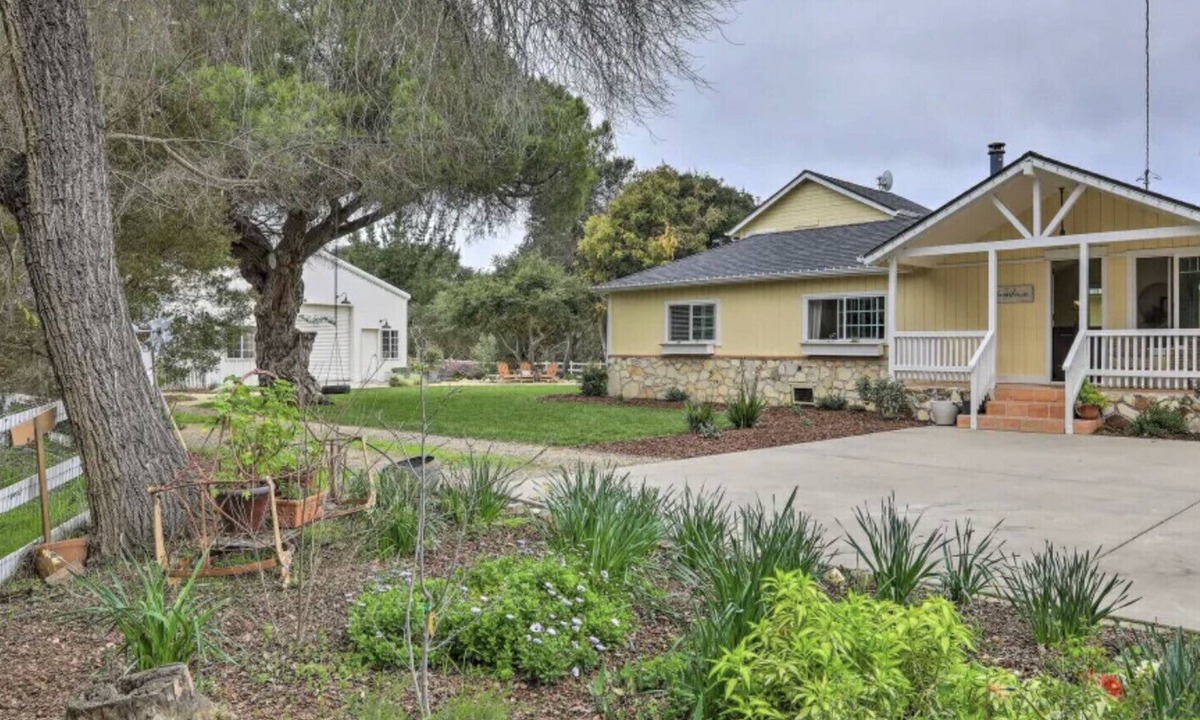 Callender House | Charming private farmhouse cottage