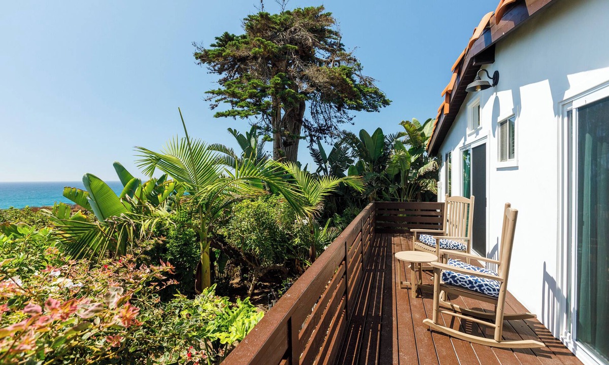 Del Mar Cottage | Charming Seaside Bungalows - 2BR + Studio - Ocean Views