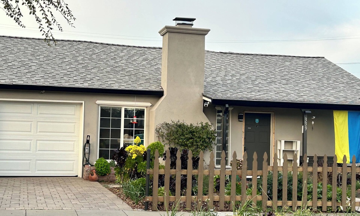 San Carlos House | Charming, sunny, quiet 3-bed bungalow in San Carlos, strong WiFi, hot tub, BBQ.
