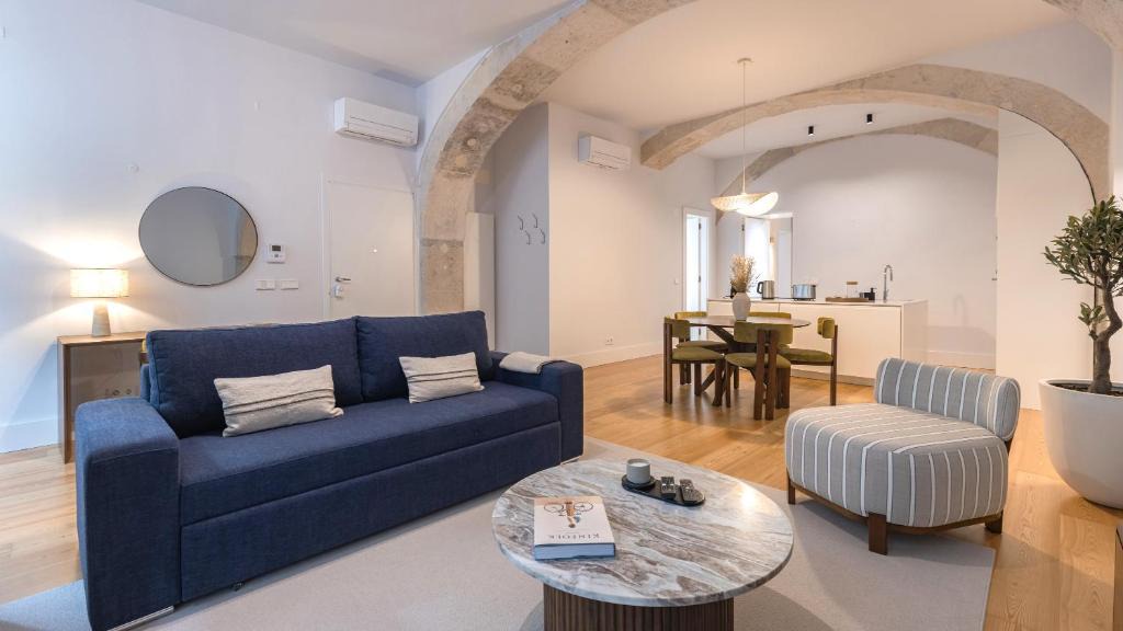 Martires Apartment | Chiado Aura Apartment by LovelyStay