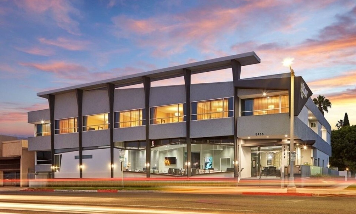 Beverly Grove Hotel | Chic LA Retreat Steps from The Grove & Melrose Ave, Near Hollywood Museums
