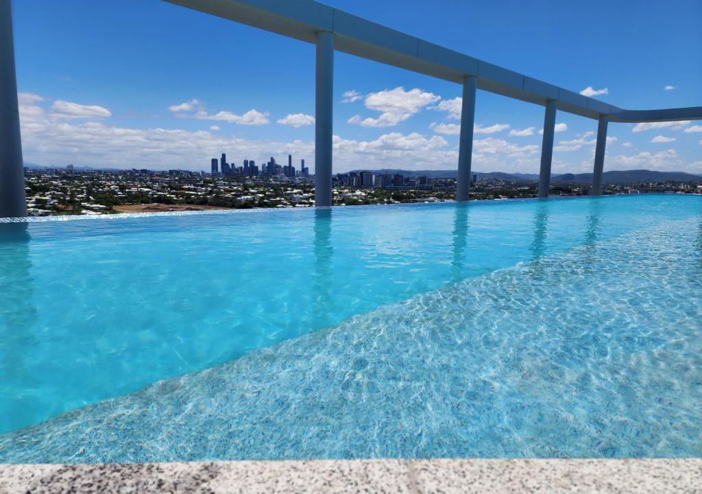 Eagle Farm Apartment | City and River View Apt with Infinity Pool, Spa, Sauna, Steam Room