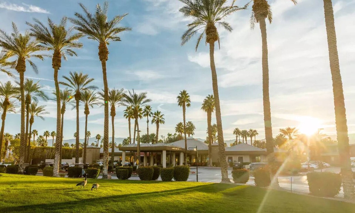 Palm Desert Resort | COACHELLA Marrriott Desert Spring Villa 1, Kitchen, Access to Resort
