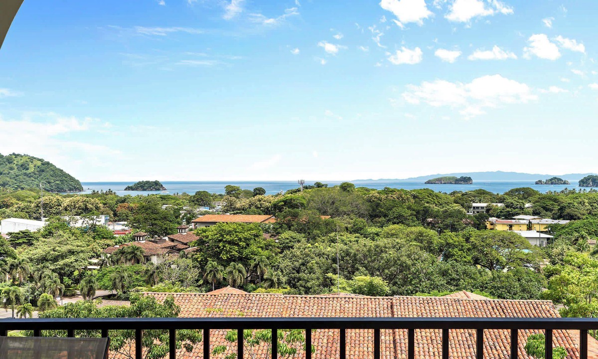Coco Apartment | Coco Top-Floor 3-BD Ocean-View Unit at Pacifico By SPCR