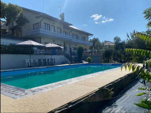 Macedo de Cavaleiros Villa | Comfortable Villa with Private Pool in Bragança