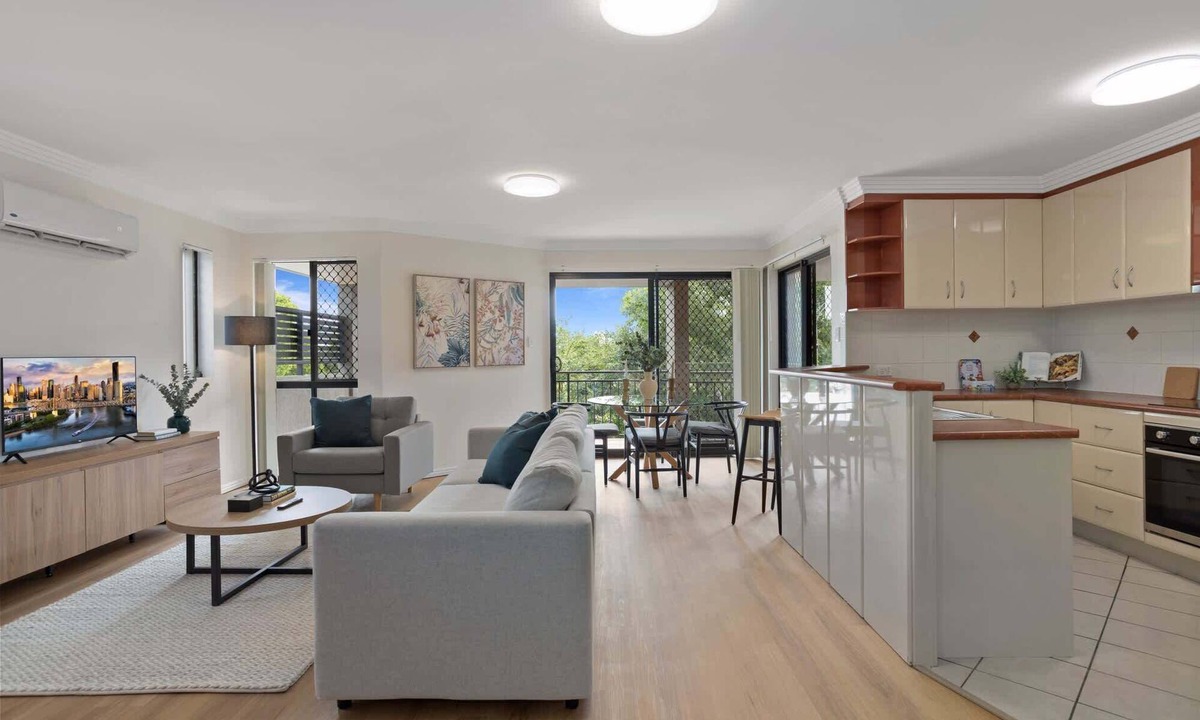 Brisbane Apartment | Comfy 2-Bedroom Family Apartment with Free Parking
