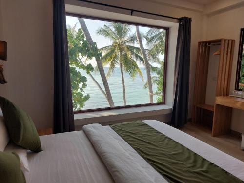 Dhiffushi Hotel | Comfy Cool Breeze by eMzaz