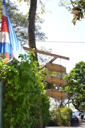 Playa Hermosa House | Congos Hostal y Camping
