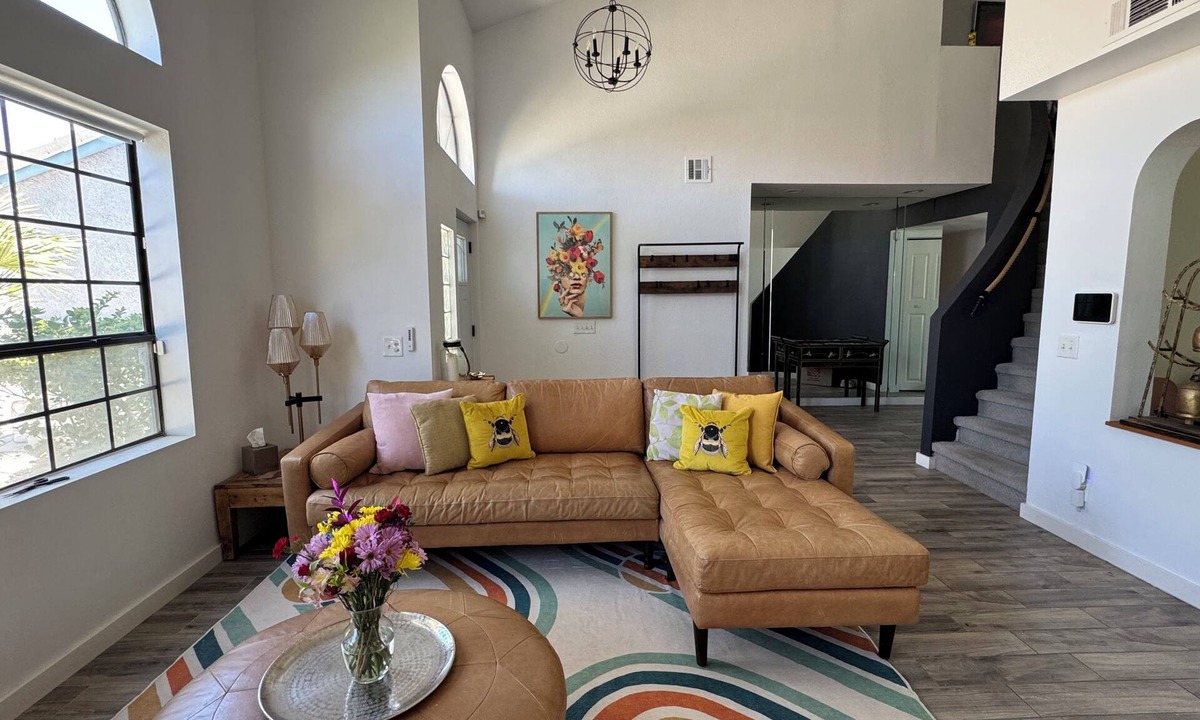 Cathedral City House | Cool 4-bedroom house with large pool and back garden for pets in Cathedral City
