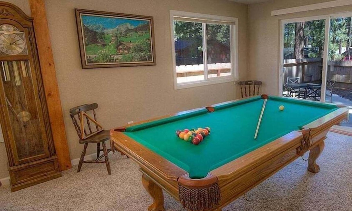 Tahoe Island House | Corner Pocket Chalet | Pool Table | Backyard | BBQ