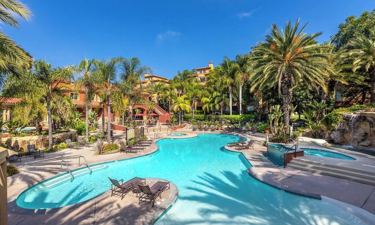 Ladera Heights Apartment | Cozy 1-bedroom apartment near LAX and SoFi stadium! Free parking!