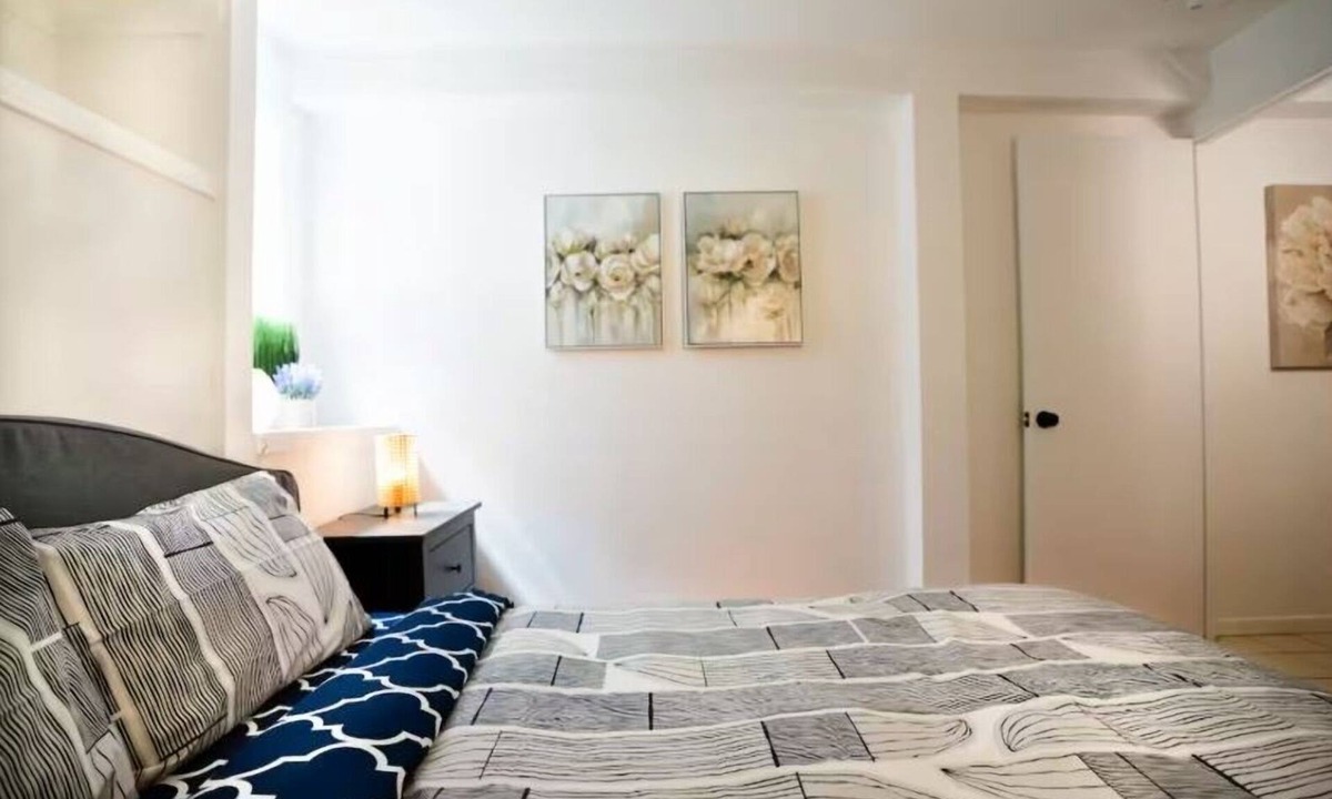 Russian Hill Apartment | Cozy 1-Bedroom Basement Apartment in North Beach, Steps from Iconic Landmarks