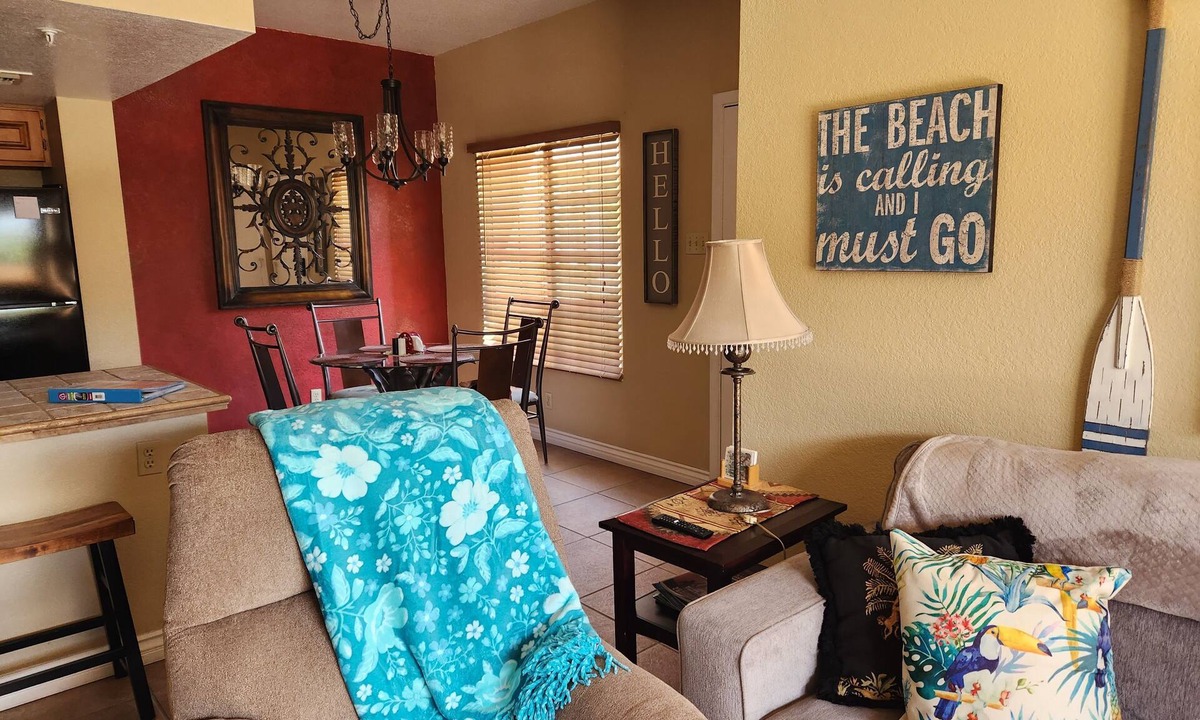 Lake Havasu City Condo | Cozy 1-bedroom condo short walk to the beach in Lake Havasu City