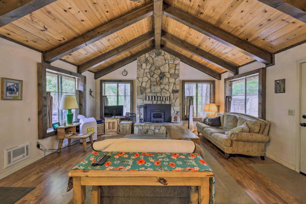 Arnold House | Cozy Arnold Hideaway with Serene Wooded Views and Deck