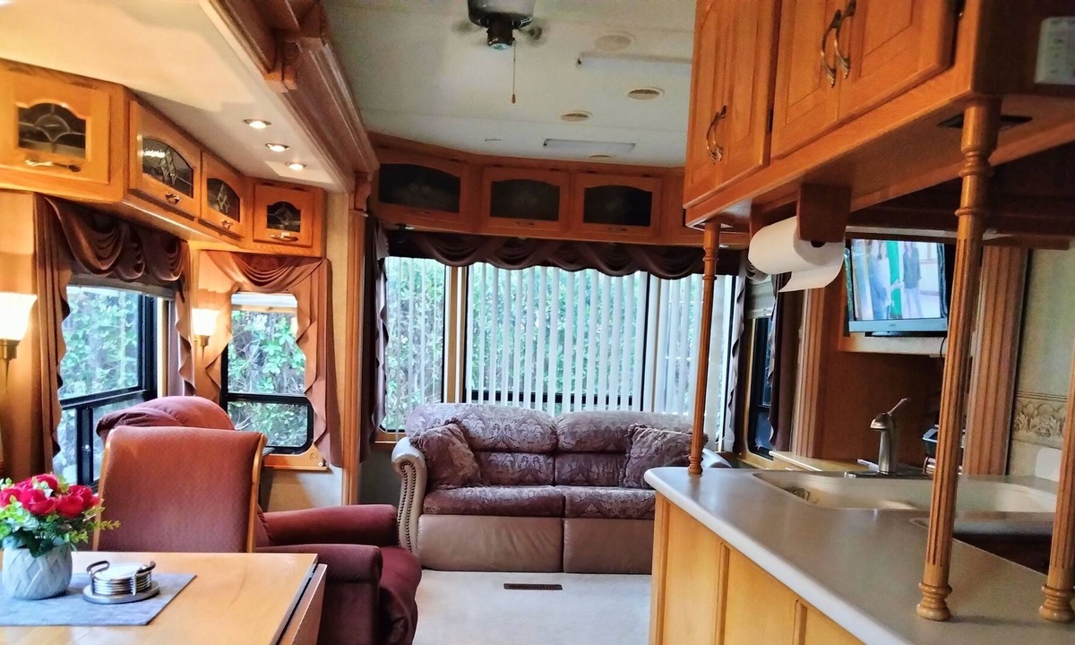 Cathedral City House | COZY RV INSIDE OUTDOOR RESORT PALM SPRINGS