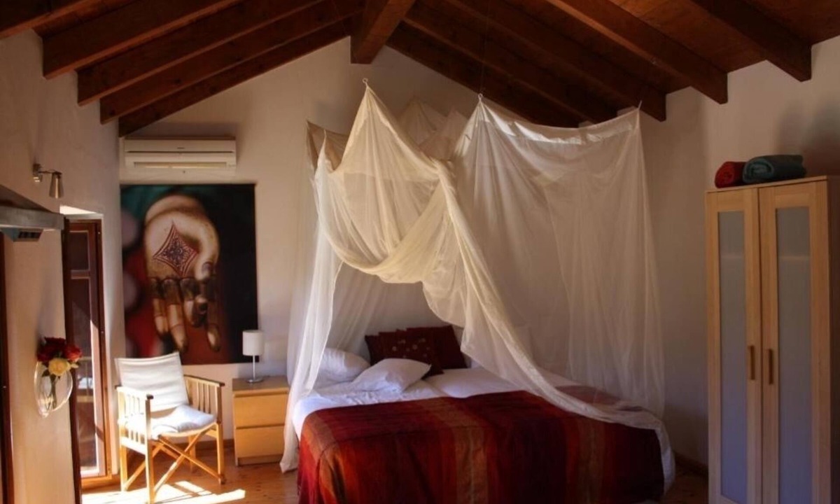 Bensafrim Apartment | Cozy Studio with Balcony and Private Pool - Quinta Fronteira