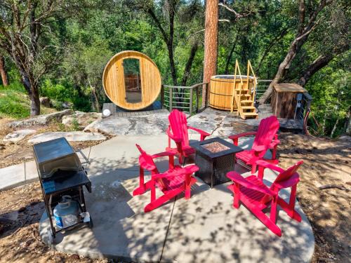 North Fork House | Creekside Quail Landing Near Yosemite & Bass Lake