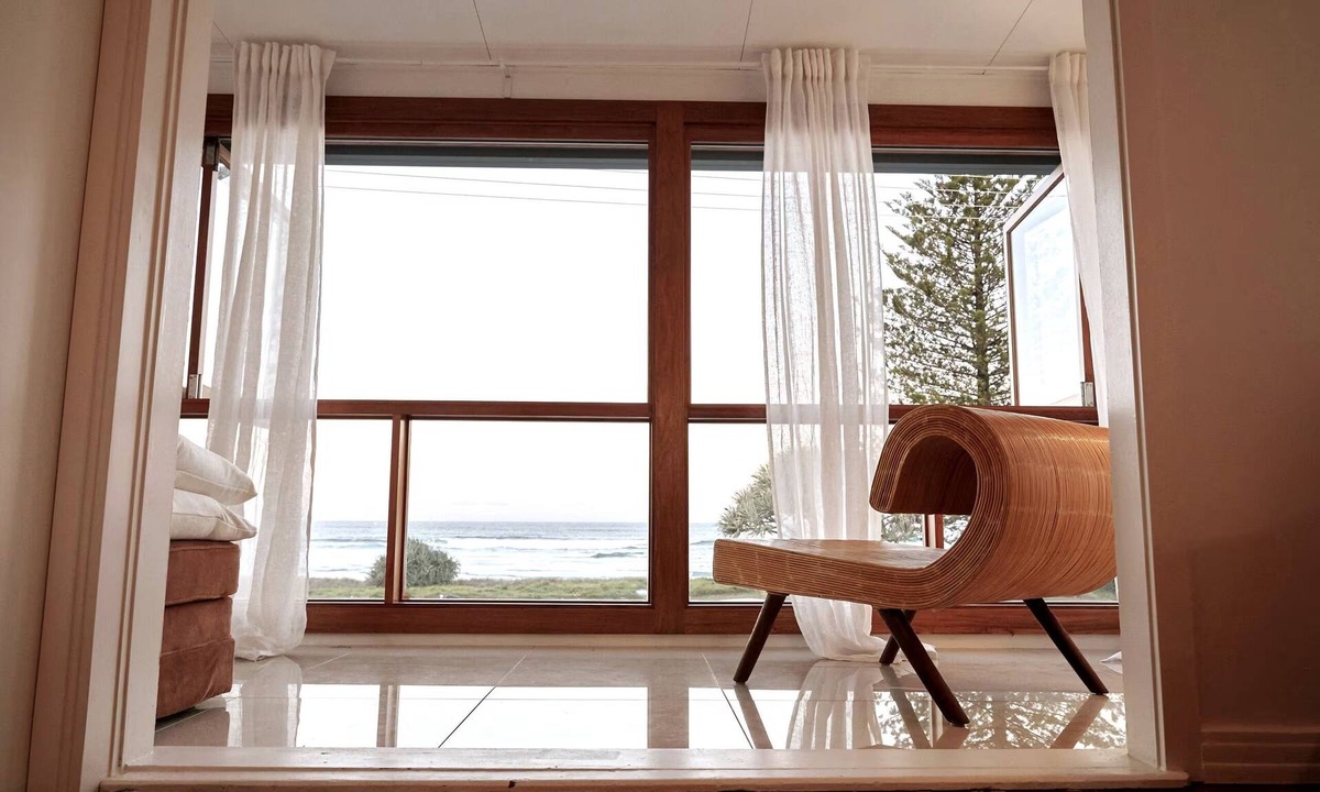 North Creek Apartment | Cupola - Ocean views of Lennox head. Above award winning restaurant, Shelter.