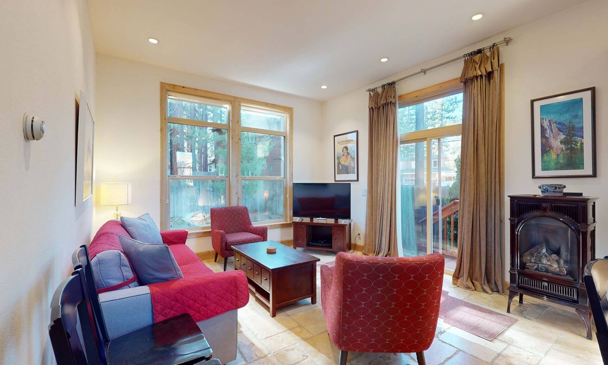 South Lake Tahoe House | Custom South Lake Tahoe Cottage for 6 Close to Parks and Beaches