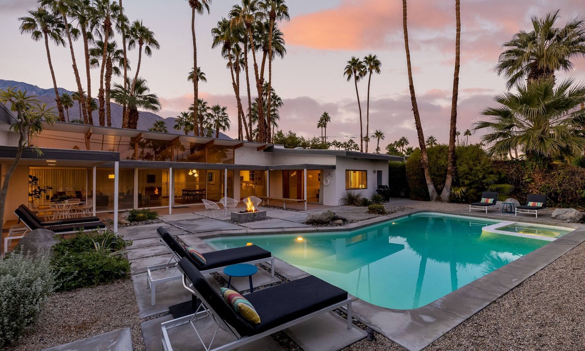 Sunrise Villas House | Deepwell Mid-Century Classic